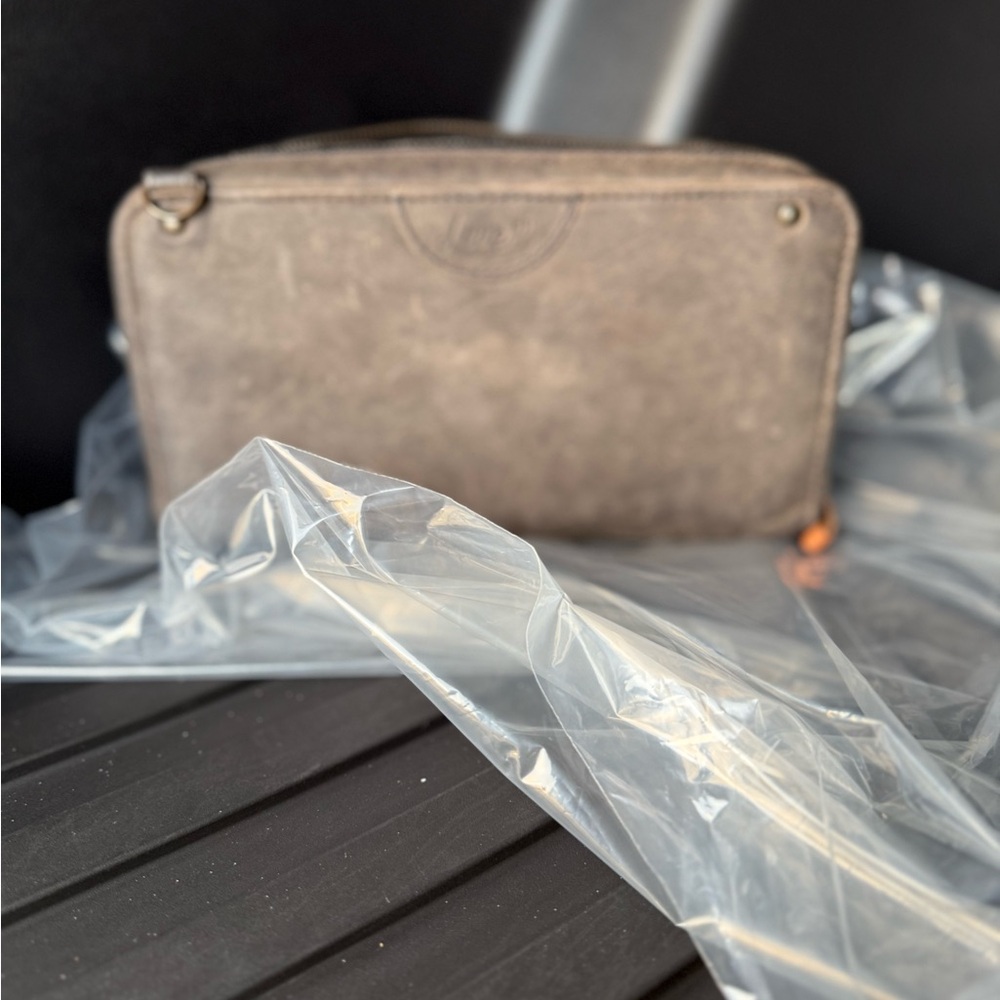 Love 41 CARBON BLACK LARGE ACCORDION WALLET